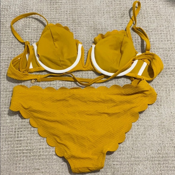 Bathing suit - Picture 2 of 2